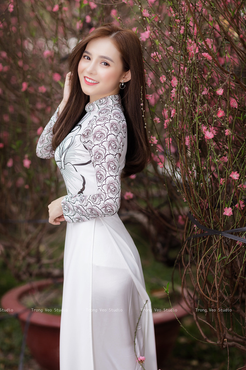 中国羽毛球女队全胜晋级,汤尤杯卫冕之路开门红,羽毛球最高奖项汤尤杯