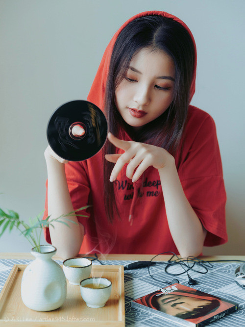 利物浦队员两黄变一红影响球队战绩,利物浦二客